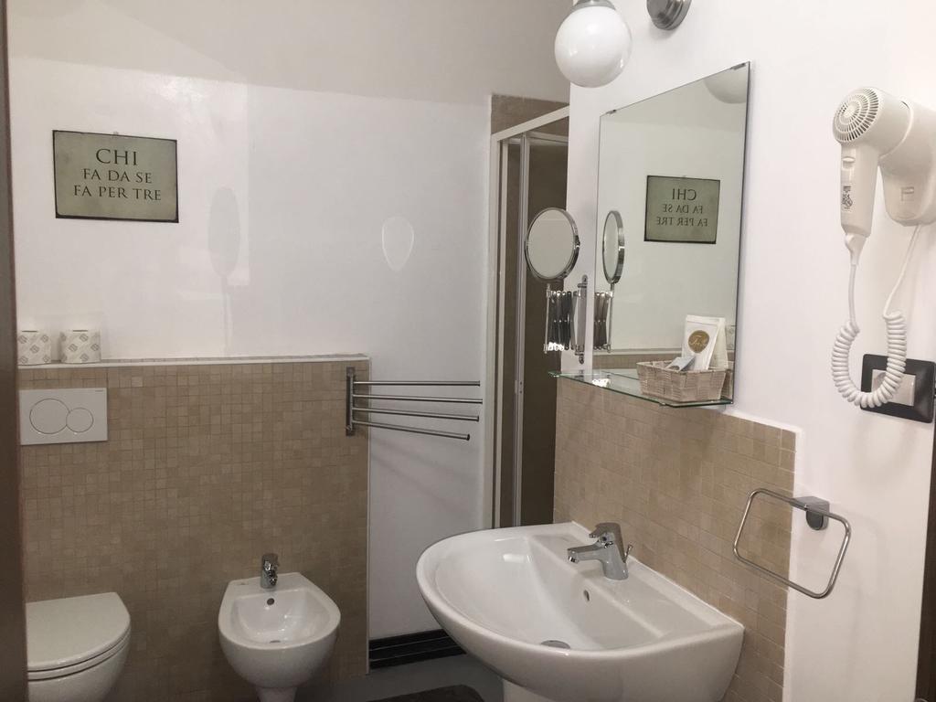 Porta Marina Hotel Специя Екстериор снимка